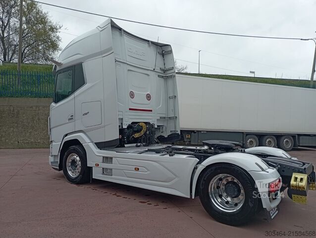 Standard tractor unit DAF XG+ 530 FT euro 6e FULL PNEUMATICO