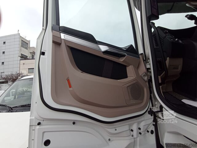 Standard tractor unit DAF XG+ 530 FT euro 6e FULL PNEUMATICO