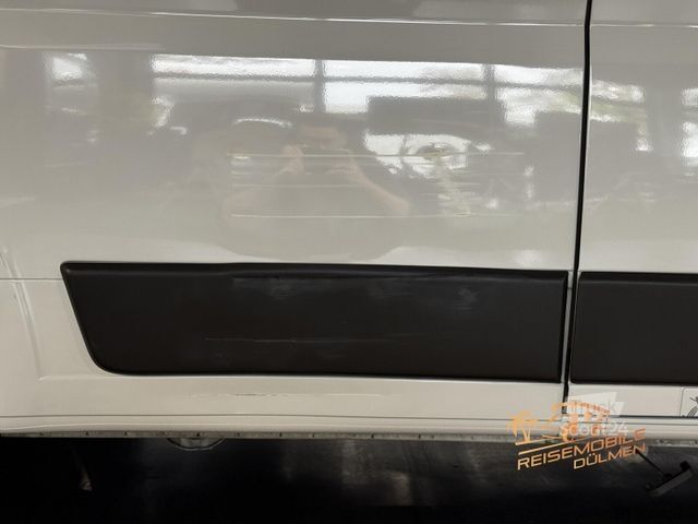 Obytný vůz MOOVEO Van 60DB Auto. 160 PS Navi Markise Solar SAT TV