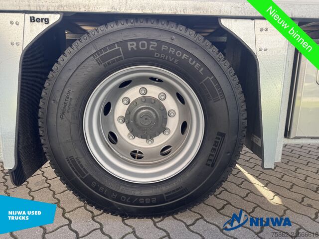 Štandard-SZM Renault D 250 4x2 Oprijwagen + Trekhaak