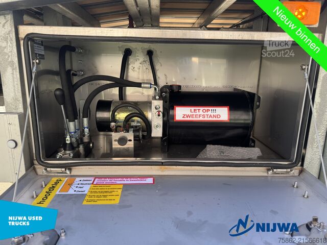 Štandard-SZM Renault D 250 4x2 Oprijwagen + Trekhaak