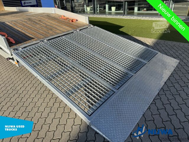 Štandard-SZM Renault D 250 4x2 Oprijwagen + Trekhaak