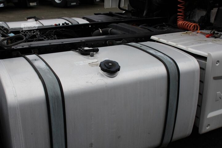 Štandardný ťahač MAN TGX 18.460 E6 XXL  Retarder Kühlbox Navi 2Tanks