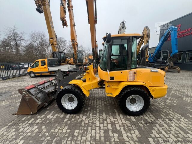 Volvo L 30 G Volvo L 30 G