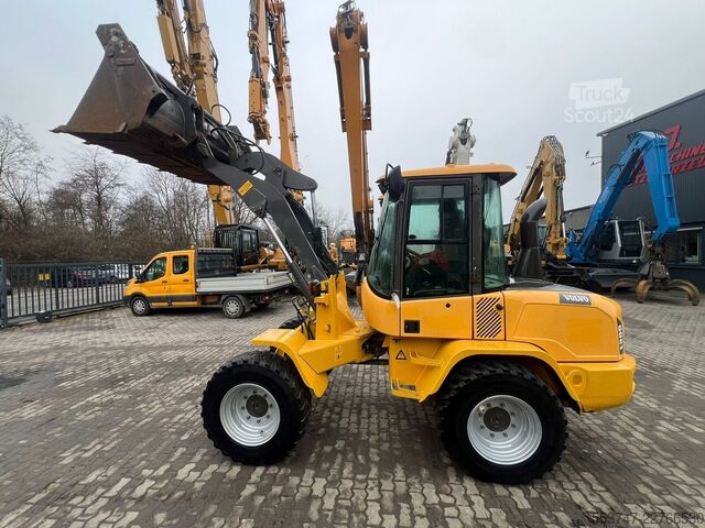 Volvo L 30 G Volvo L 30 G