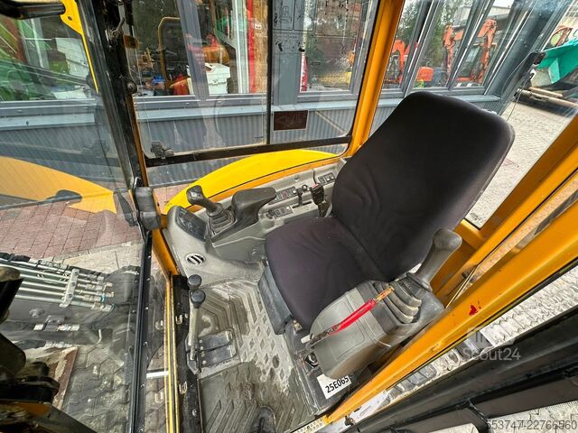 Miniexcavadora Volvo ECR 28