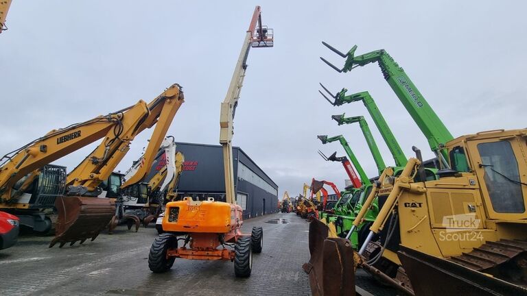Телескопичен повдигач на стрела JLG M 600 JP