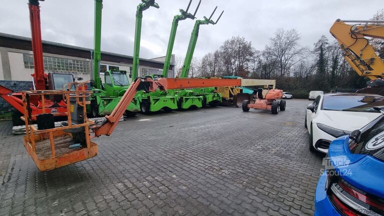 Телескопичен повдигач на стрела JLG M 600 JP