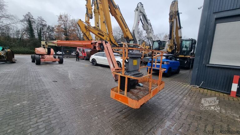 Телескопичен повдигач на стрела JLG M 600 JP