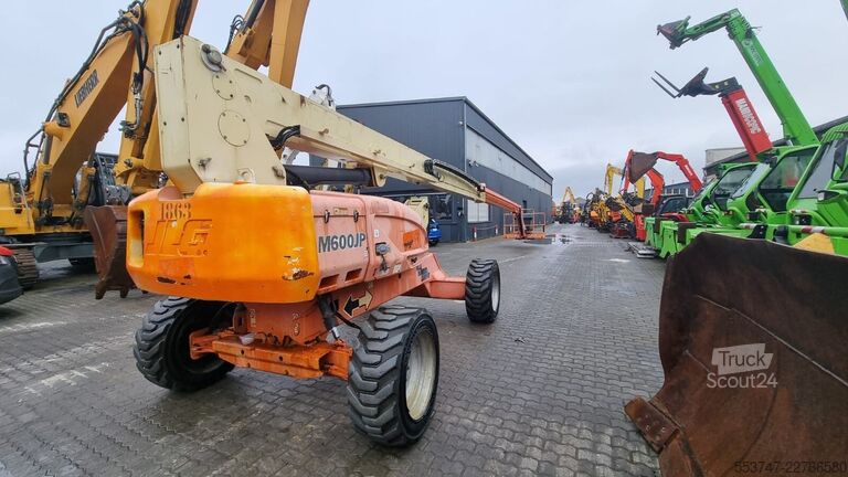 Телескопичен повдигач на стрела JLG M 600 JP