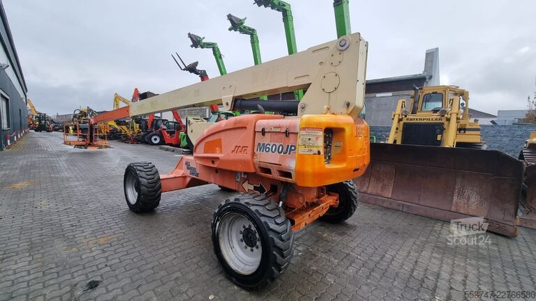 Телескопичен повдигач на стрела JLG M 600 JP