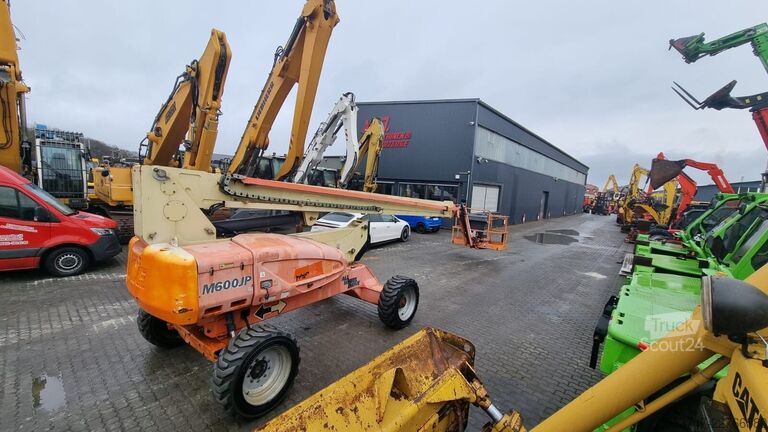 Телескопичен повдигач на стрела JLG M 600 JP