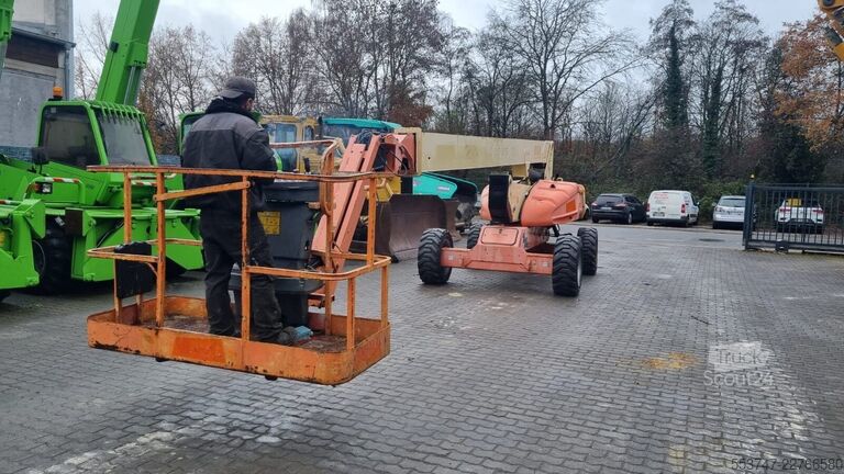 Телескопичен повдигач на стрела JLG M 600 JP
