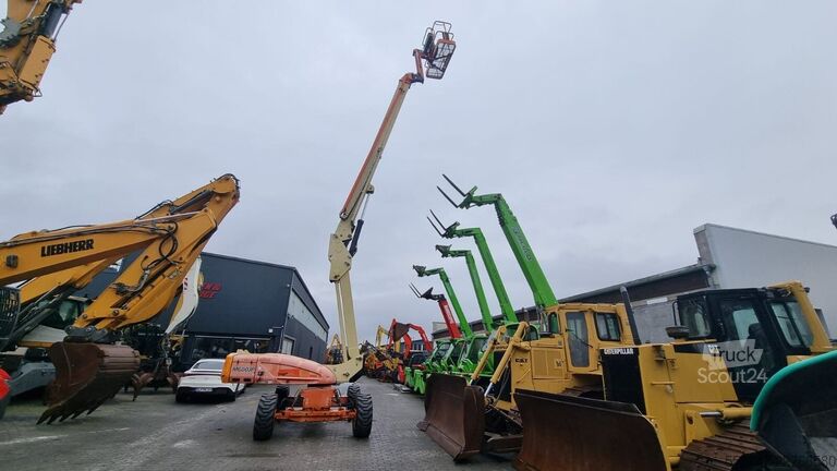Телескопичен повдигач на стрела JLG M 600 JP