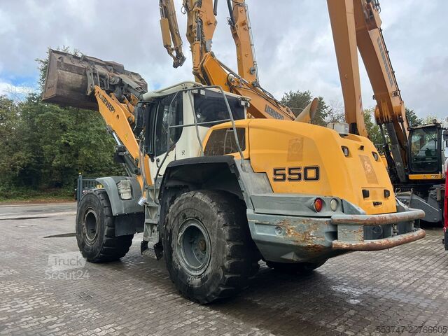 Колесен товарач Liebherr L550