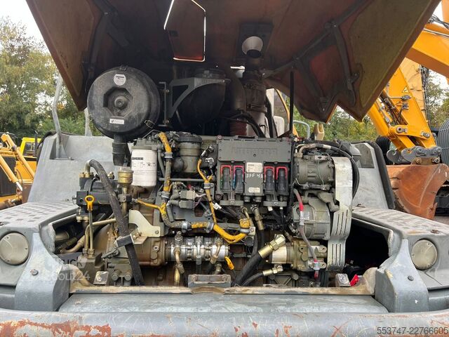 Колесен товарач Liebherr L550