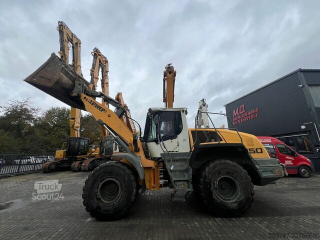 Колесен товарач Liebherr L550