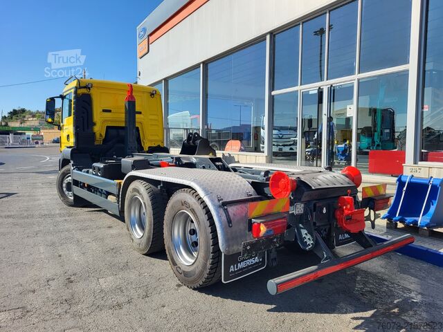 Hook lift container truck MAN TG33.480