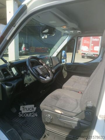 Skåpbil Iveco Daily