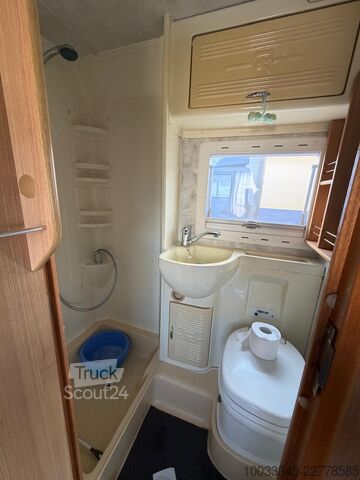 Alkoven karavan  