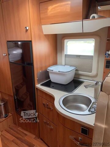 Daļēji integrēta kemperis Hymer Tramp T 614 CL