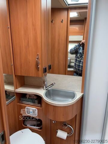Daļēji integrēta kemperis Hymer Tramp T 614 CL