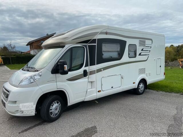 Daļēji integrēta kemperis Hymer Tramp T 614 CL