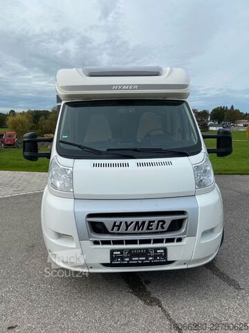 Daļēji integrēta kemperis Hymer Tramp T 614 CL