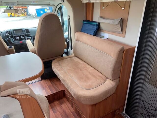 Daļēji integrēta kemperis Hymer Tramp T 614 CL