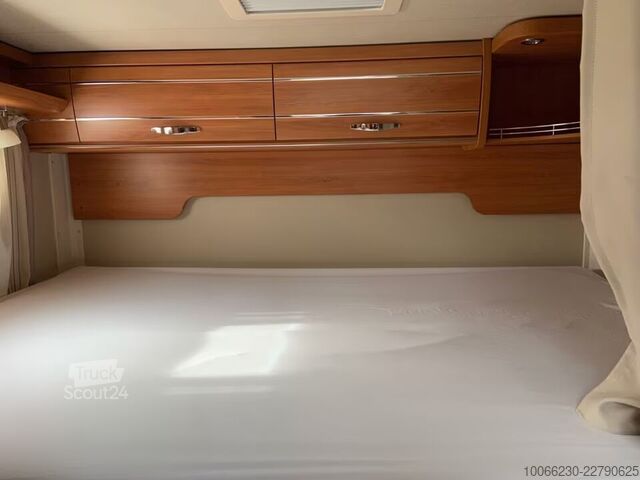 Daļēji integrēta kemperis Hymer Tramp T 614 CL