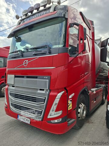 стандартний тракторний агрегат Volvo FH 500