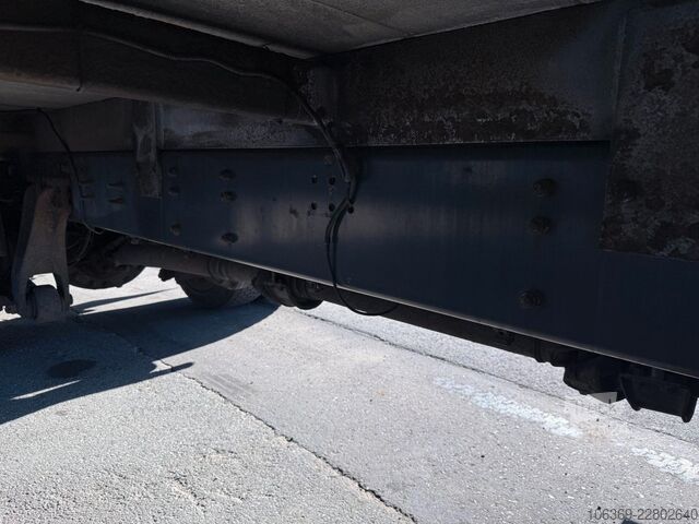 Φορτηγό πλατφόρμα με μουσαμά SCANIA P280 4x2 Euro 5 7,7 m Curtainsider and Tailli