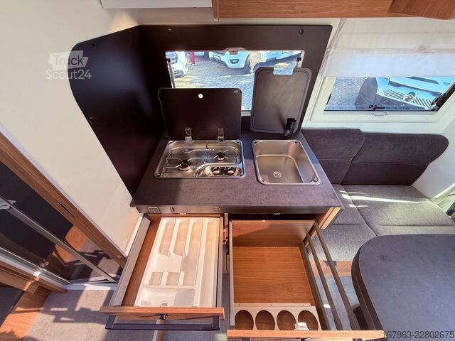 عربة تخييم شبه مدمجة CHAUSSON 777 Titanium Line ~ ARCTIC ~ `27