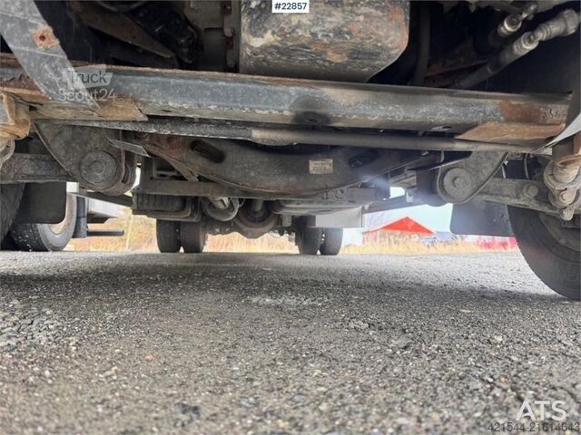 Box body Iveco 70C18 box truck with tail lift and 3 sets of tires