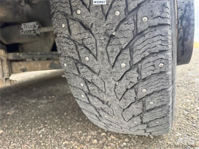 Box body Iveco 70C18 box truck with tail lift and 3 sets of tires