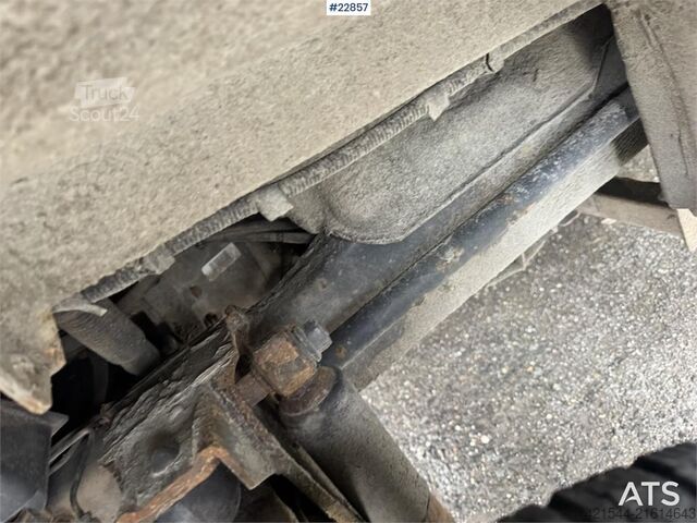 Box body Iveco 70C18 box truck with tail lift and 3 sets of tires