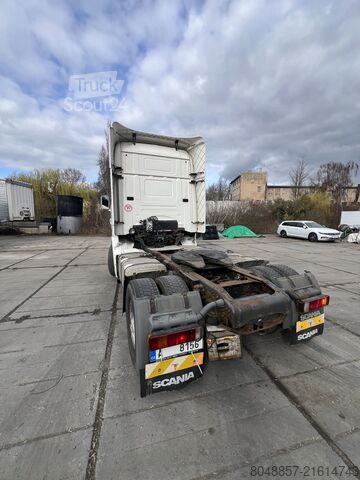 Standard tractor unit Scania L124.420