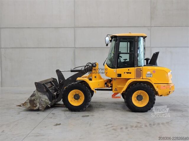 Колісний навантажувач VOLVO L30G + Fork