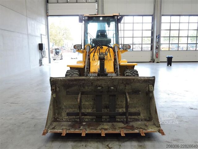 Kerekes rakodó VOLVO L30G + Fork