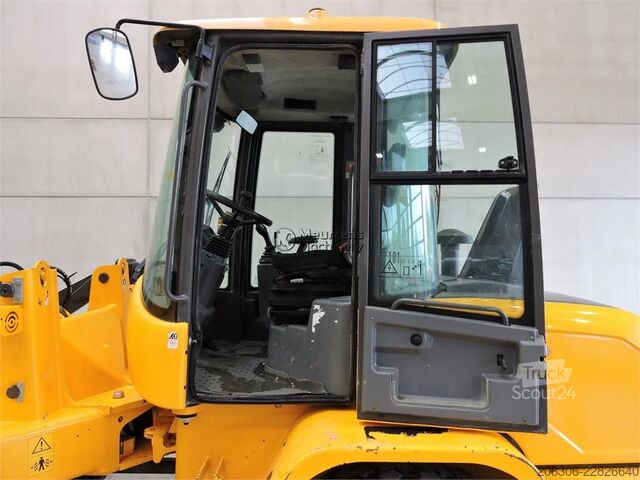 Kerekes rakodó VOLVO L30G + Fork