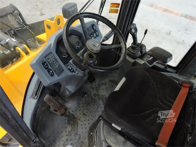 Kerekes rakodó VOLVO L30G + Fork
