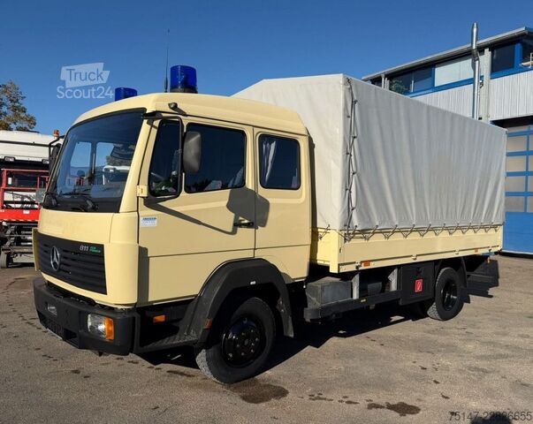 Kombiniran vozilo s ponjavo MERCEDES-BENZ 811 großes Haus / Doka 6 Sitzer 2x AHK