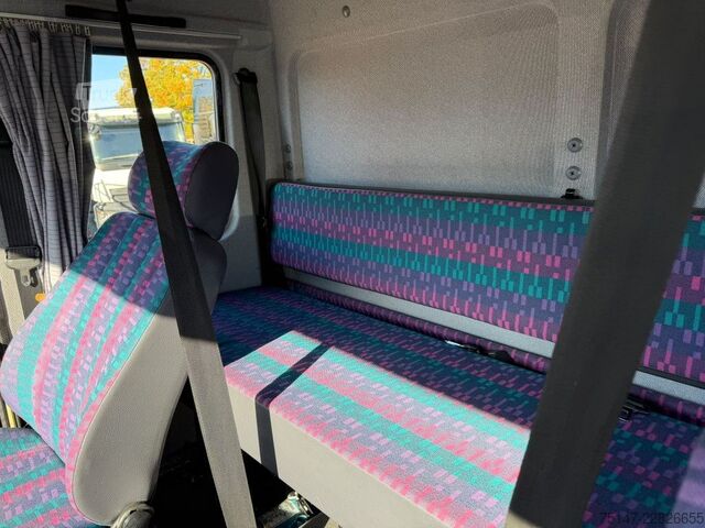 Kombiniran vozilo s ponjavo MERCEDES-BENZ 811 großes Haus / Doka 6 Sitzer 2x AHK