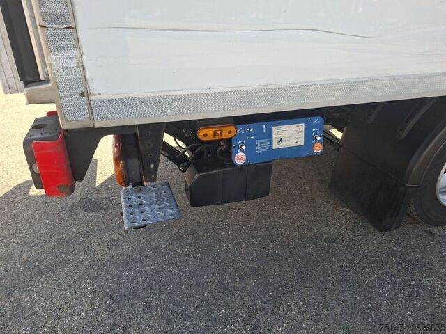 شاحنة بدن معزول مبرد FUSO Canter 9C18 Kühlkoffer LBW Carrier Supra 750