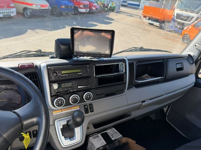 Skåpbil FUSO Canter 7C18 3-Sitzer Klima Koffer Ladebordwand