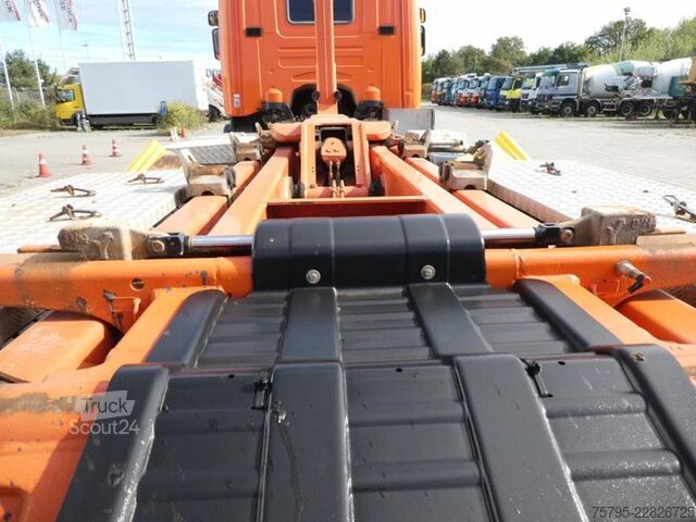 شاحنة قلّابة بذراع تحميل متحرك SCANIA G 410/8x4 Abrollkipper AP Achsen