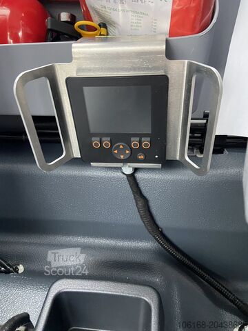 Hookloader Fuso Canter 9C18 Abrollkipper - 65.990 Euro