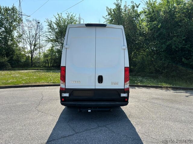 Furgoneta doble cabina Iveco Daily 35