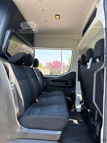 Furgoneta doble cabina Iveco Daily 35