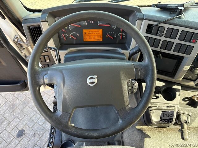 Valigia Volvo FL 240 + LOADLIFT + 14 T + EURO 5